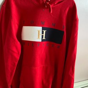tommy hilfiger sweatshirt